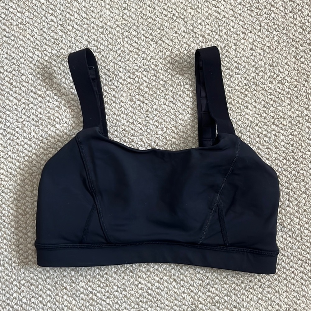 Black lululemon sports bra